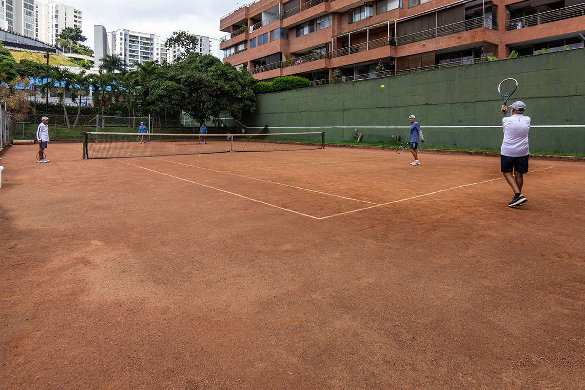 TENIS